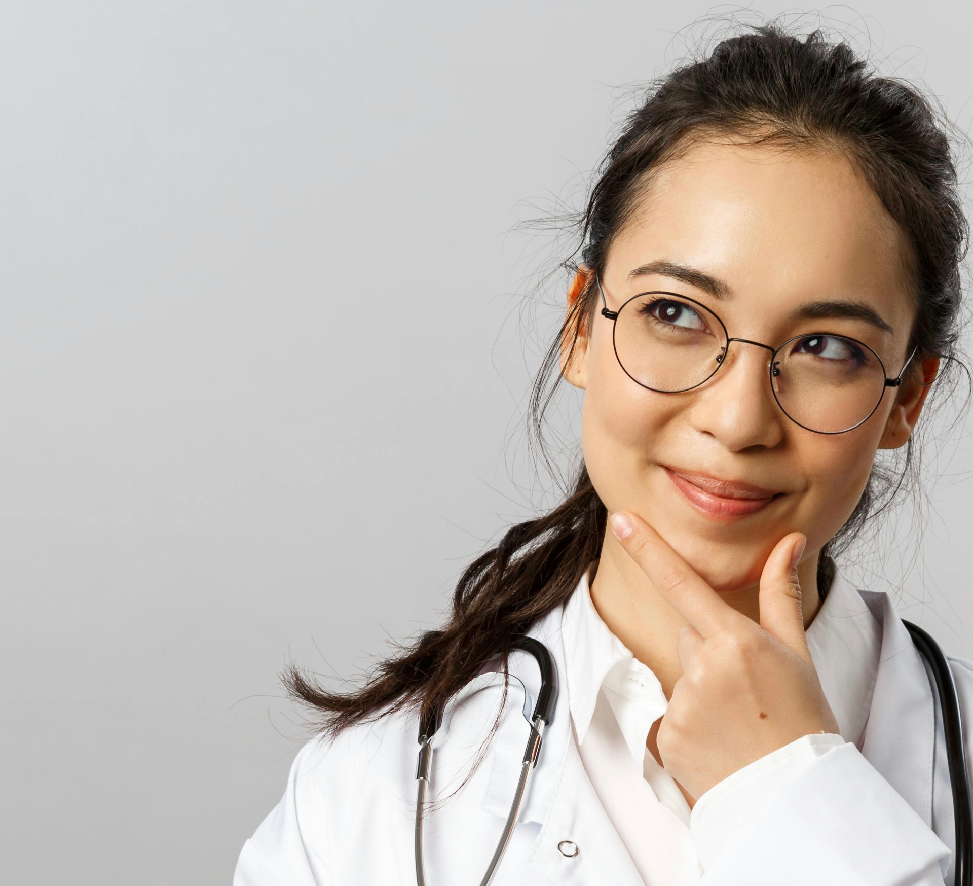 Médicos estudando juntos